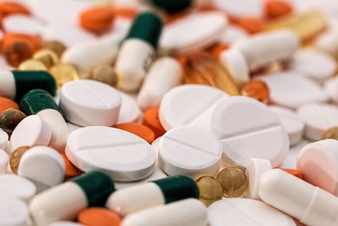 Médicaments pour le traitement de la cystite - antibiotiques, probiotiques, antispasmodiques, plantes médicinales